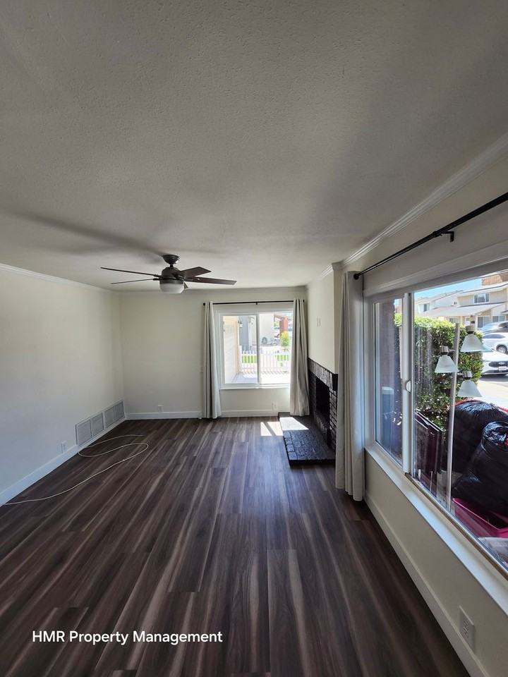 2604 Lakemoor Place - Photo 2 of 50