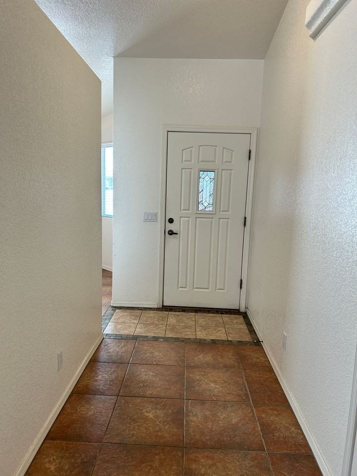 1821 Ambassador Dr - Photo 2 of 36
