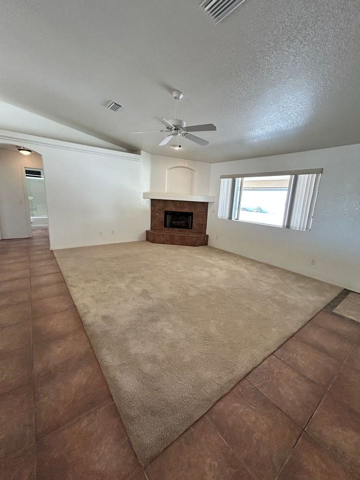 1821 Ambassador Dr - Photo 3 of 36
