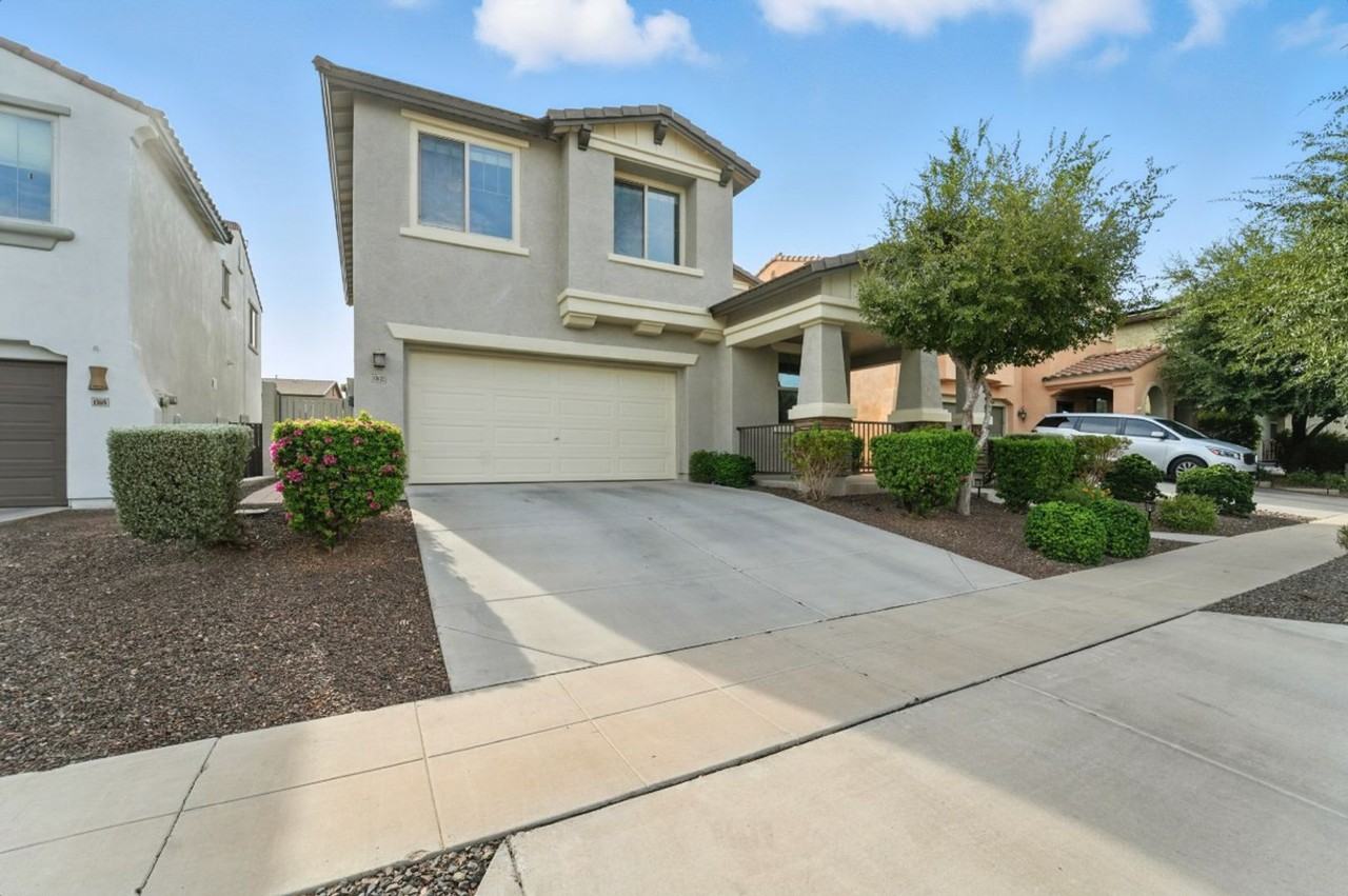 13632 N 149th Dr - Photo 2 of 50