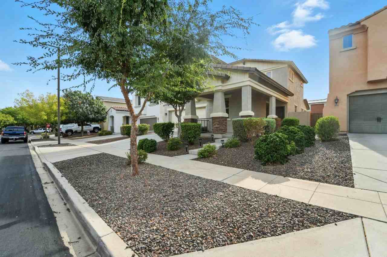 13632 N 149th Dr - Photo 3 of 50