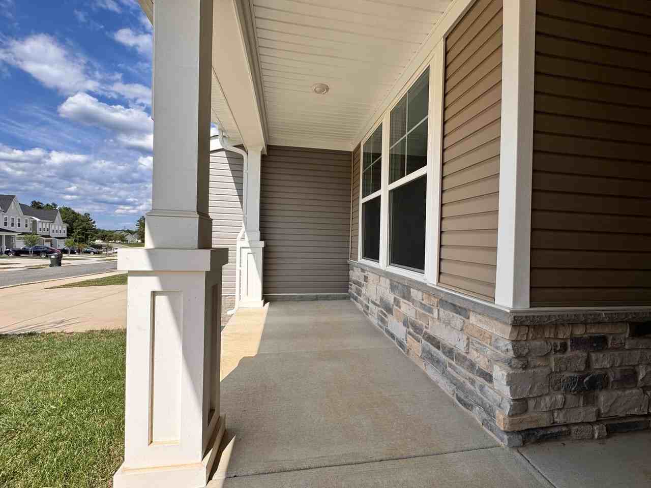 3672 Isaac Cir - Photo 4 of 49