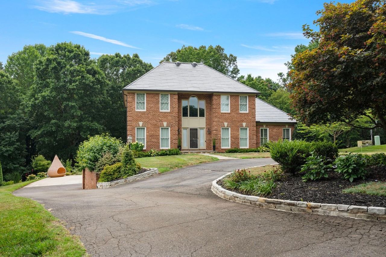 507 Bing Crosby Blvd - Photo 2 of 50