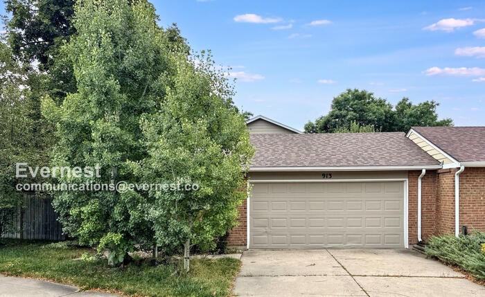 913 Canosa Ct - Photo 2 of 28