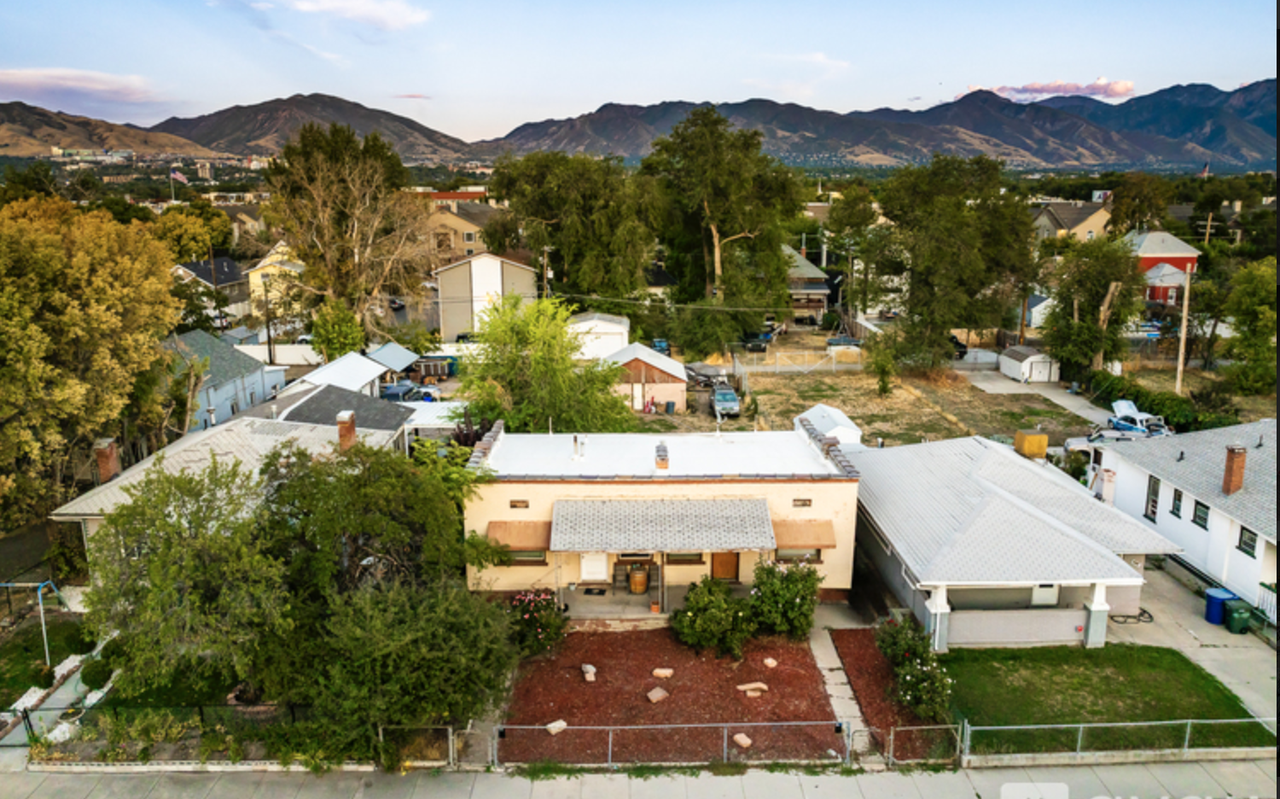 1043 S Jefferson St #NA - Photo 2 of 18