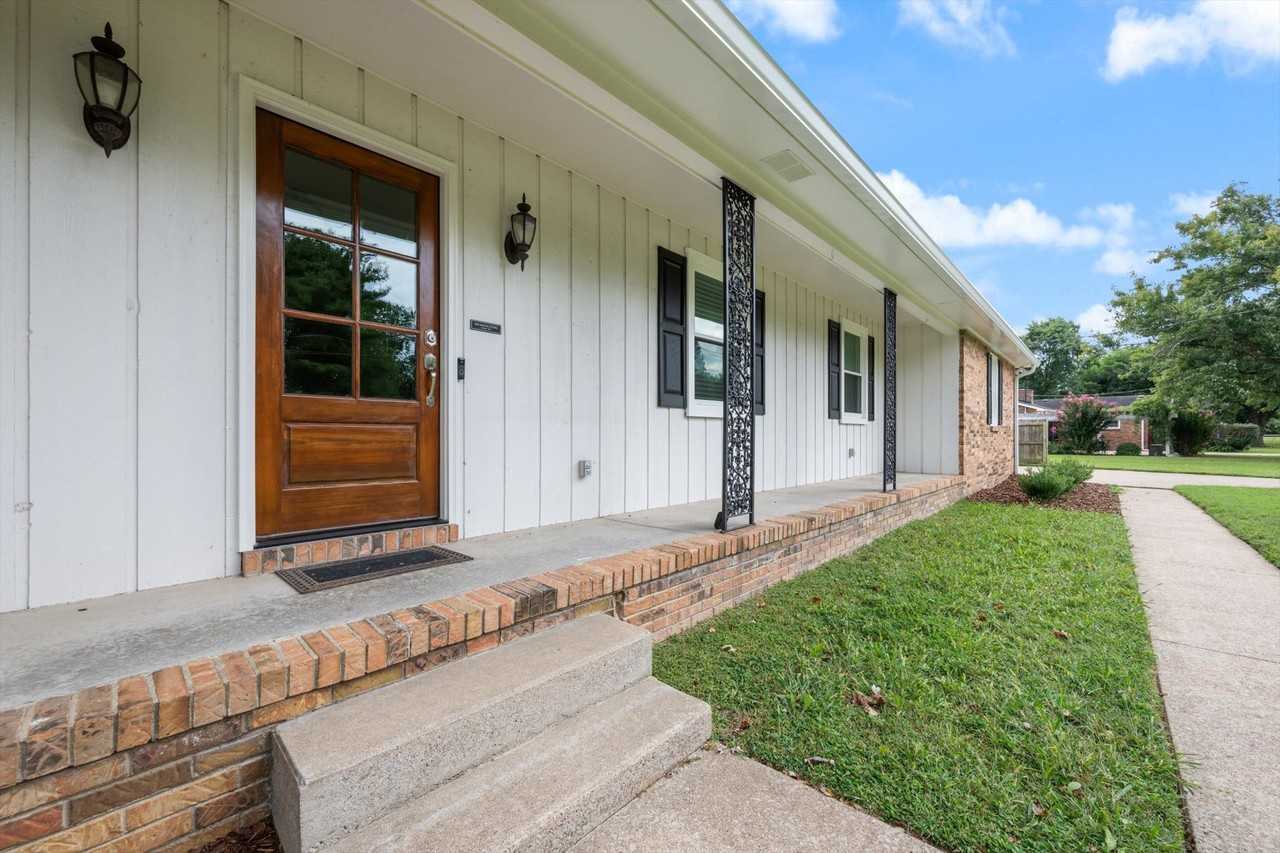 100 Oxford Dr #NA - Photo 7 of 39