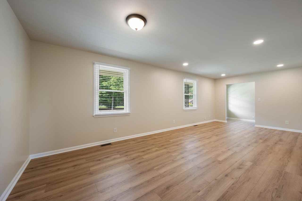 100 Oxford Dr #NA - Photo 7 of 34