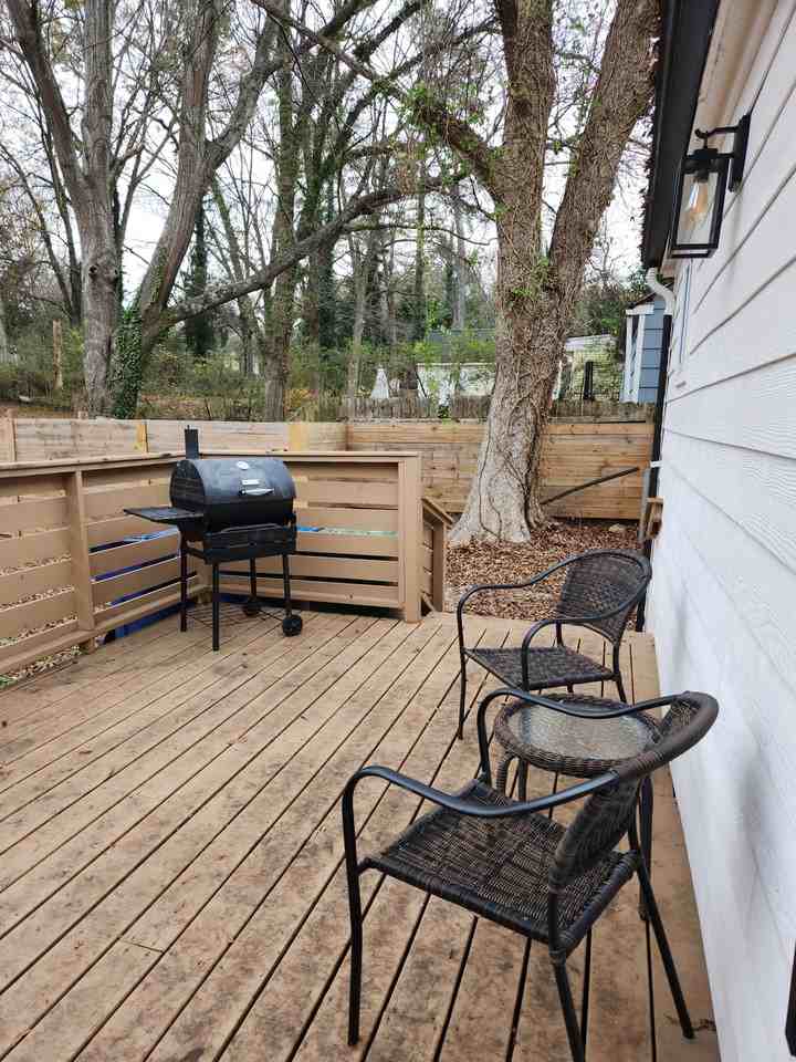 2253 Jernigan Dr Se #NA - Photo 2 of 18