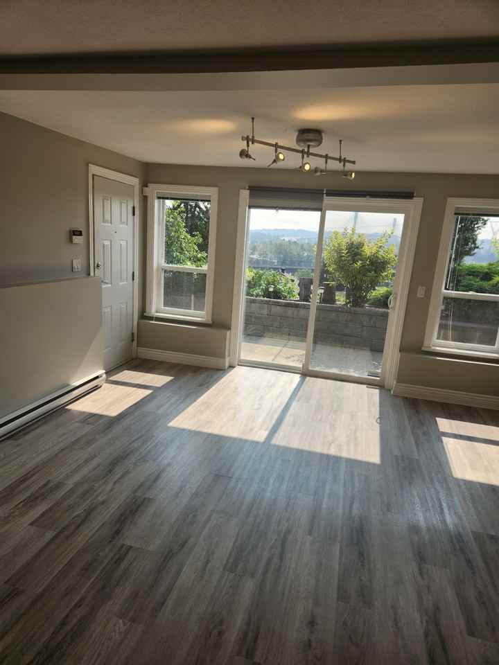 165 Warrick Street - Photo 3 of 11