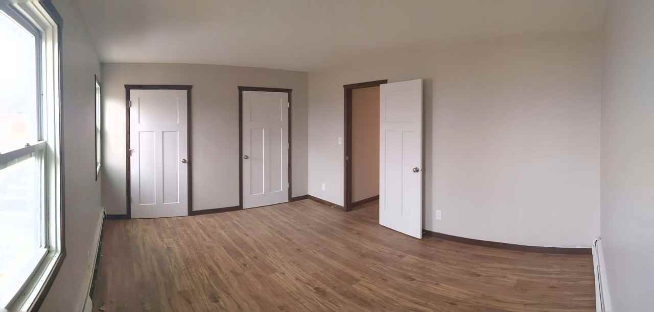 215 11th Ave Ne - Photo 5 of 18