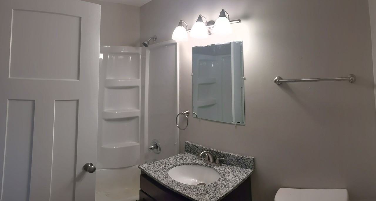 215 11th Ave Ne - Photo 6 of 18