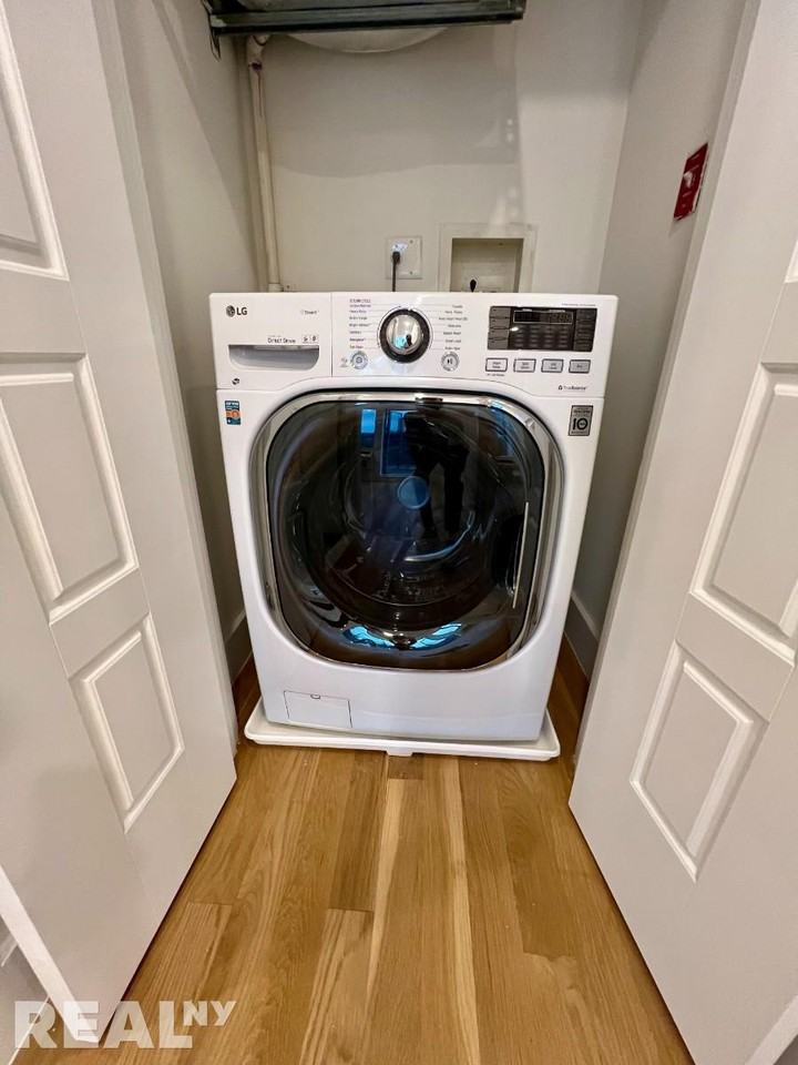 Steuben St #2A - Photo 4 of 7