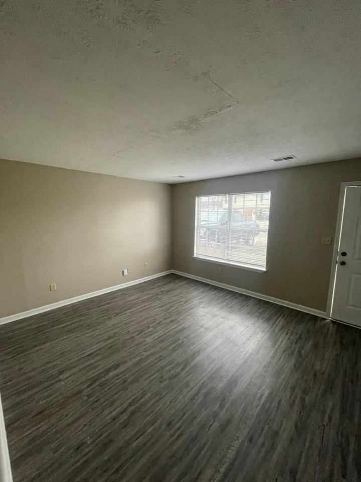 Hickory Hill 2 - Photo 3 of 10