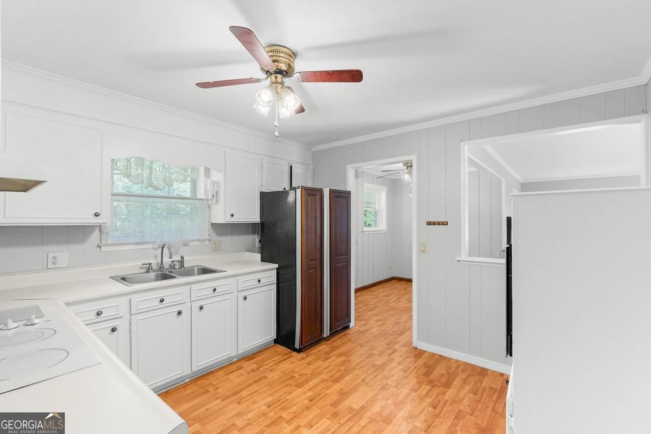 207 N Jackson Rd - Photo 4 of 11