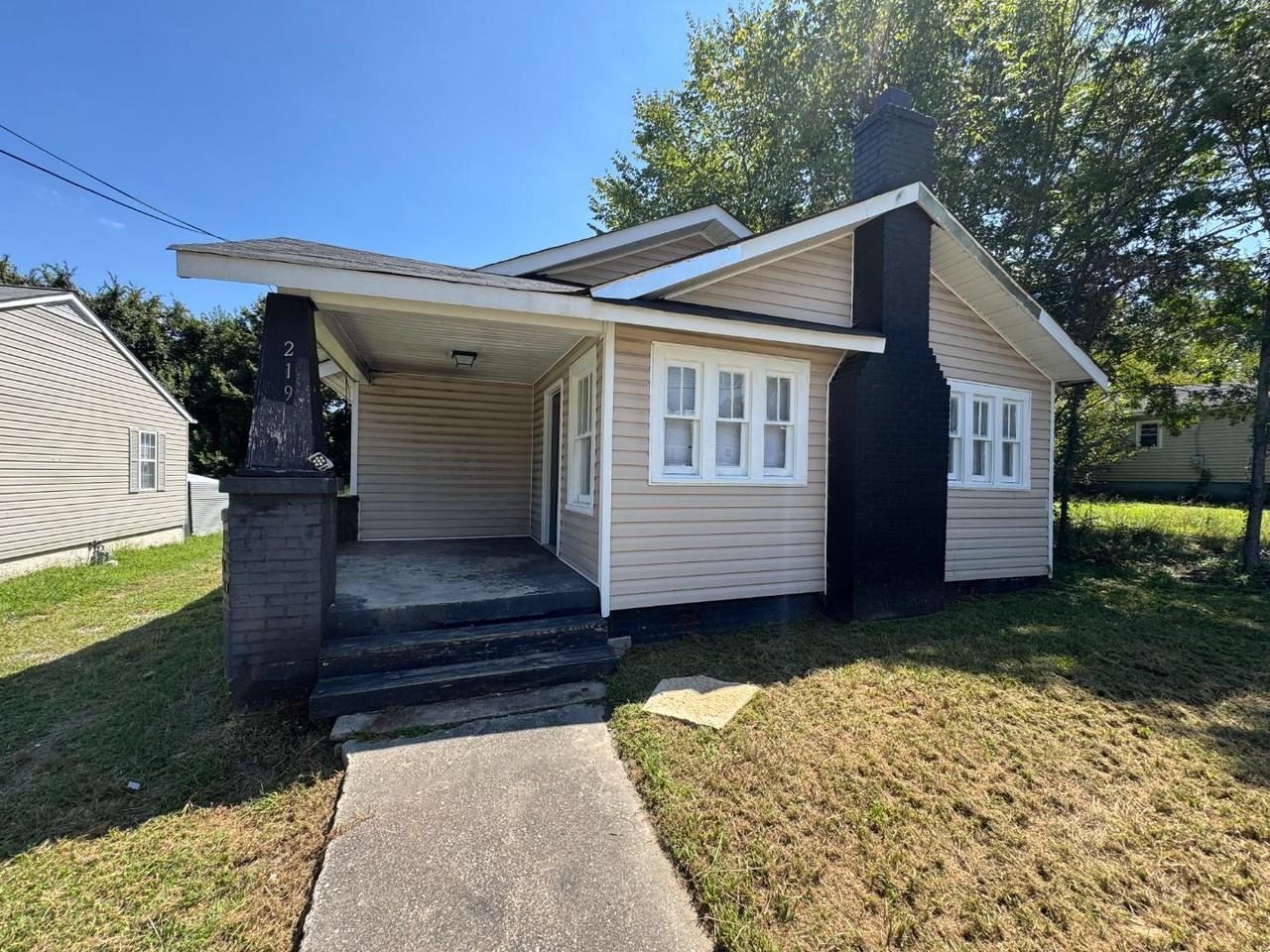 219 Church St - Photo 2 of 20