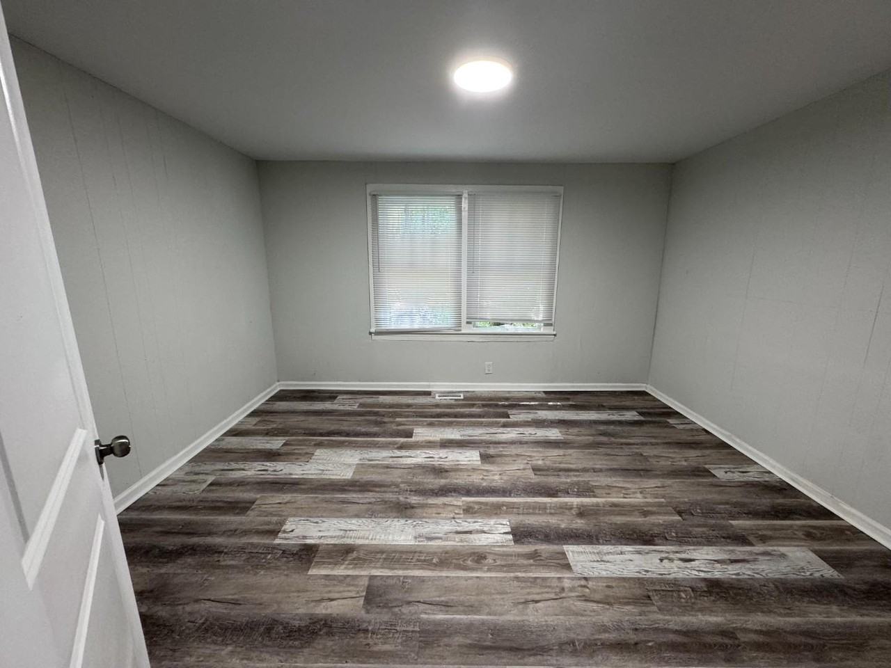 219 Church St - Photo 5 of 20