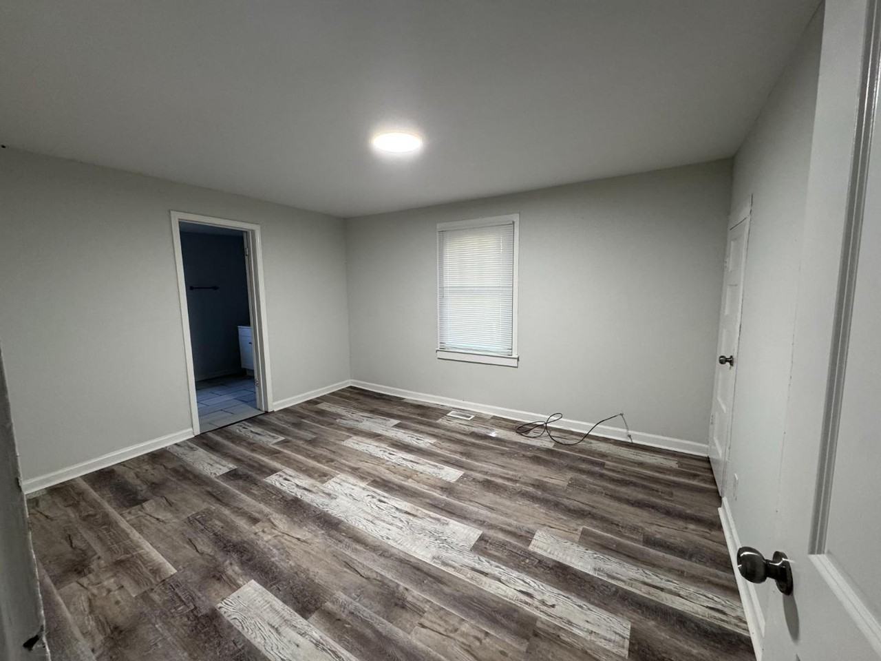 219 Church St - Photo 7 of 20