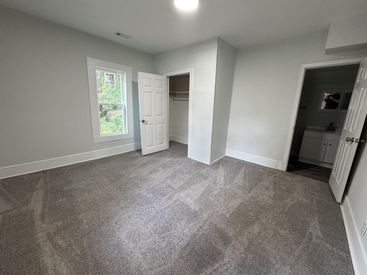 919 Randolph St - Photo 6 of 12