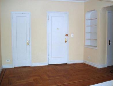 649-601 Pelham Pkwy N - Photo 2 of 2