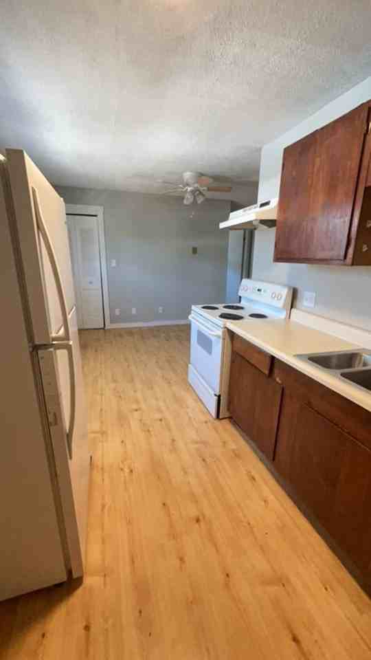 1514 W Jackson St #3 - Photo 2 of 10