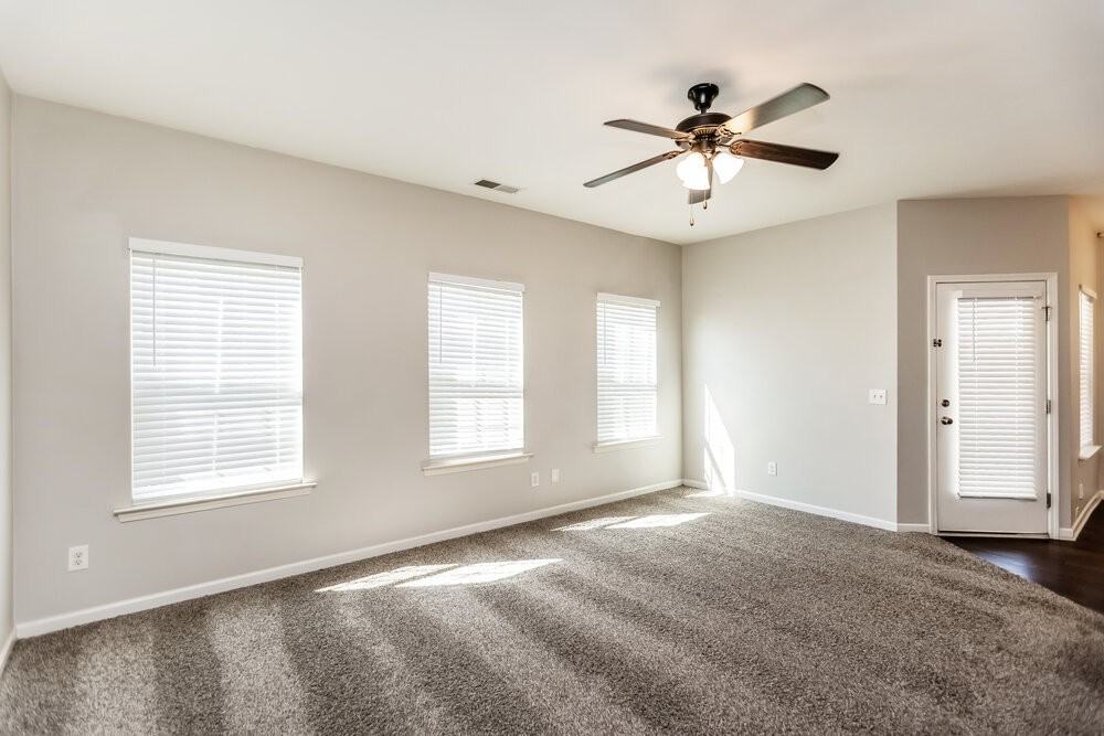 59 Howard Ave - Photo 4 of 17