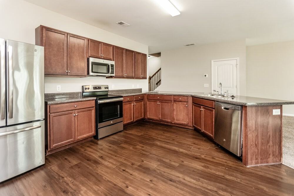 59 Howard Ave - Photo 7 of 17