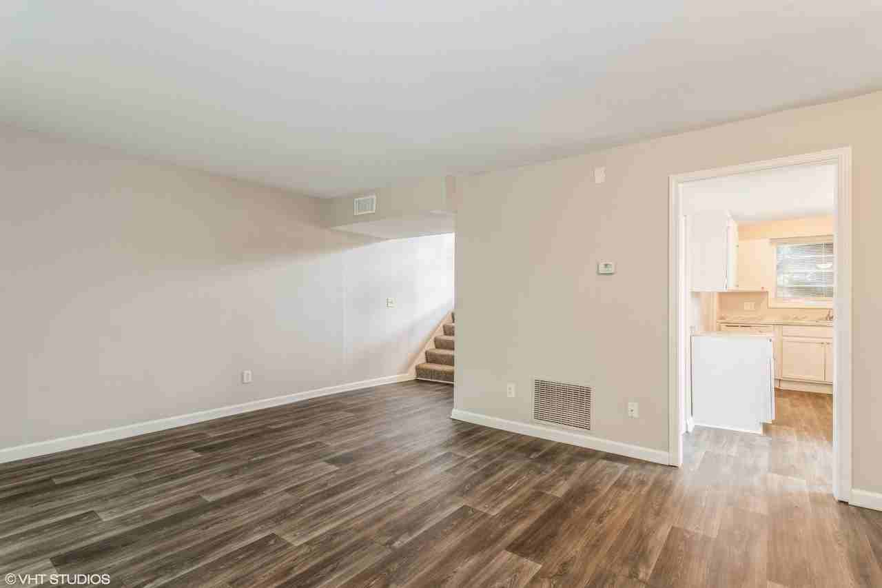 2400 Blue Harmony - Photo 3 of 20