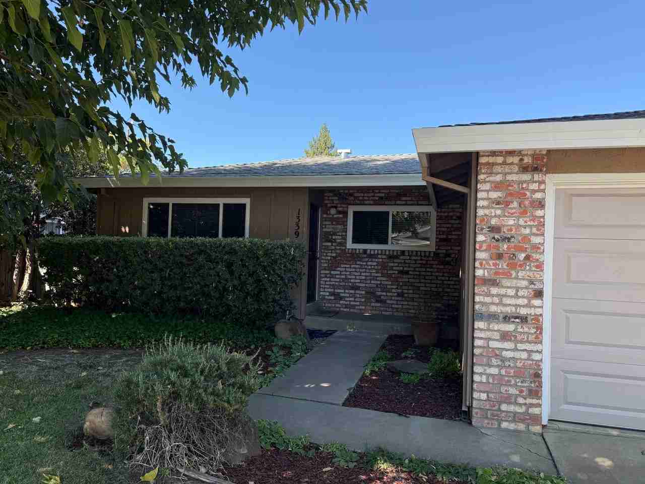 1339 Monarch Ln - Photo 2 of 23