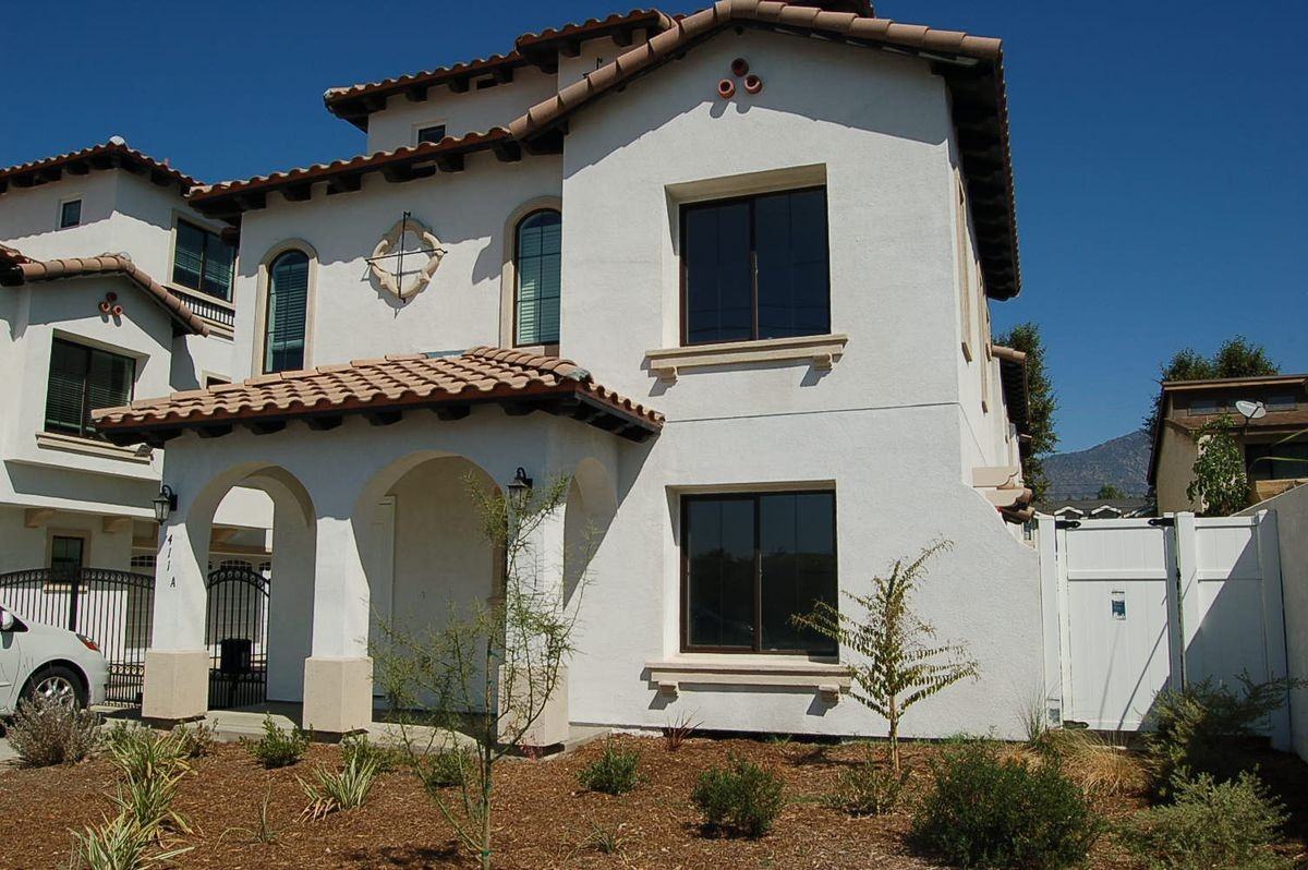 425 E Duarte Rd - Photo 2 of 26