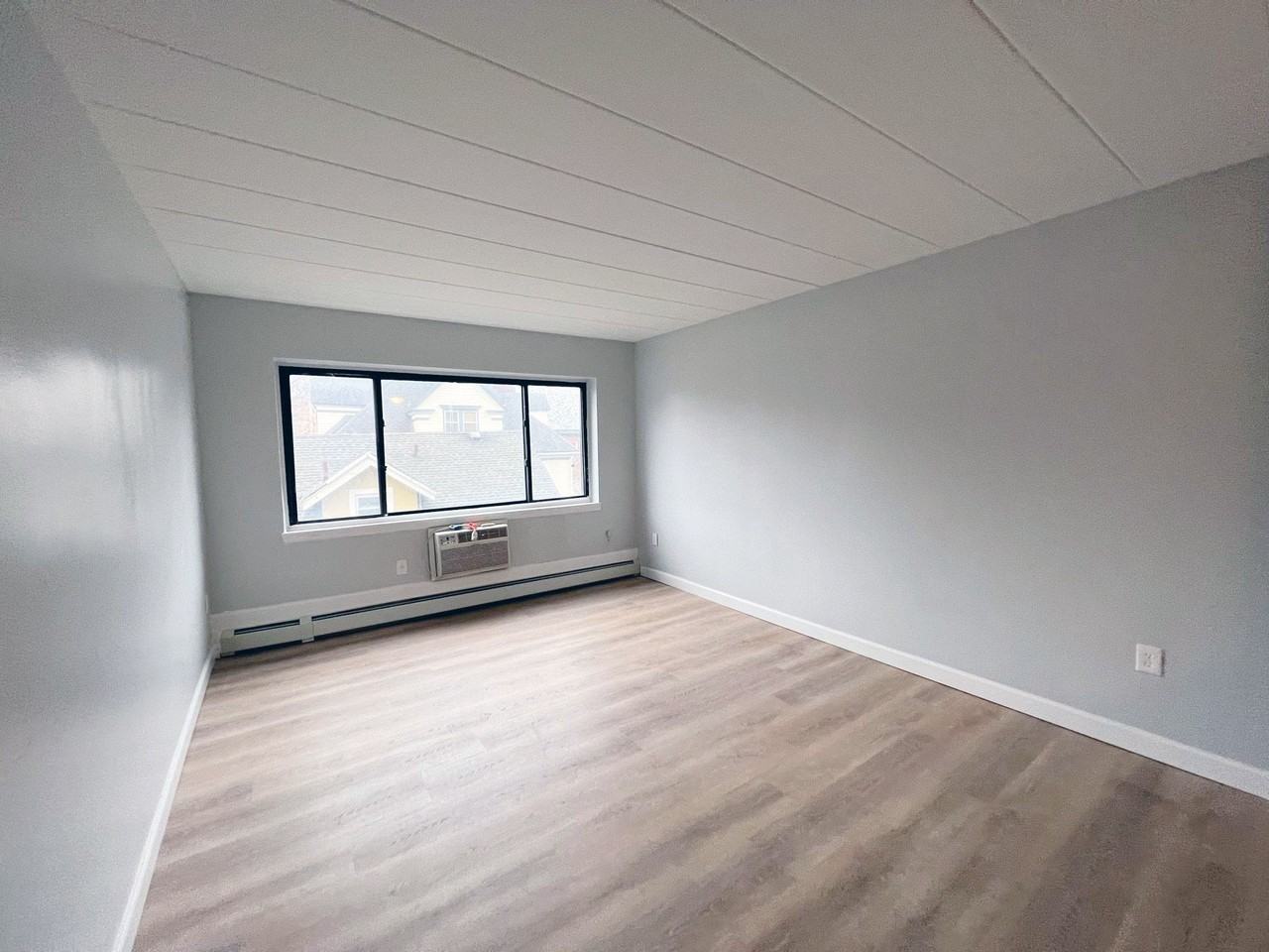 Rose Garden - Photo 5 of 7