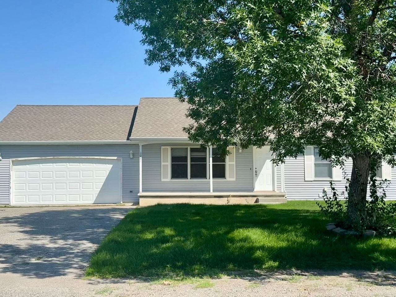 1001 E Missoula Ave - Photo 2 of 16