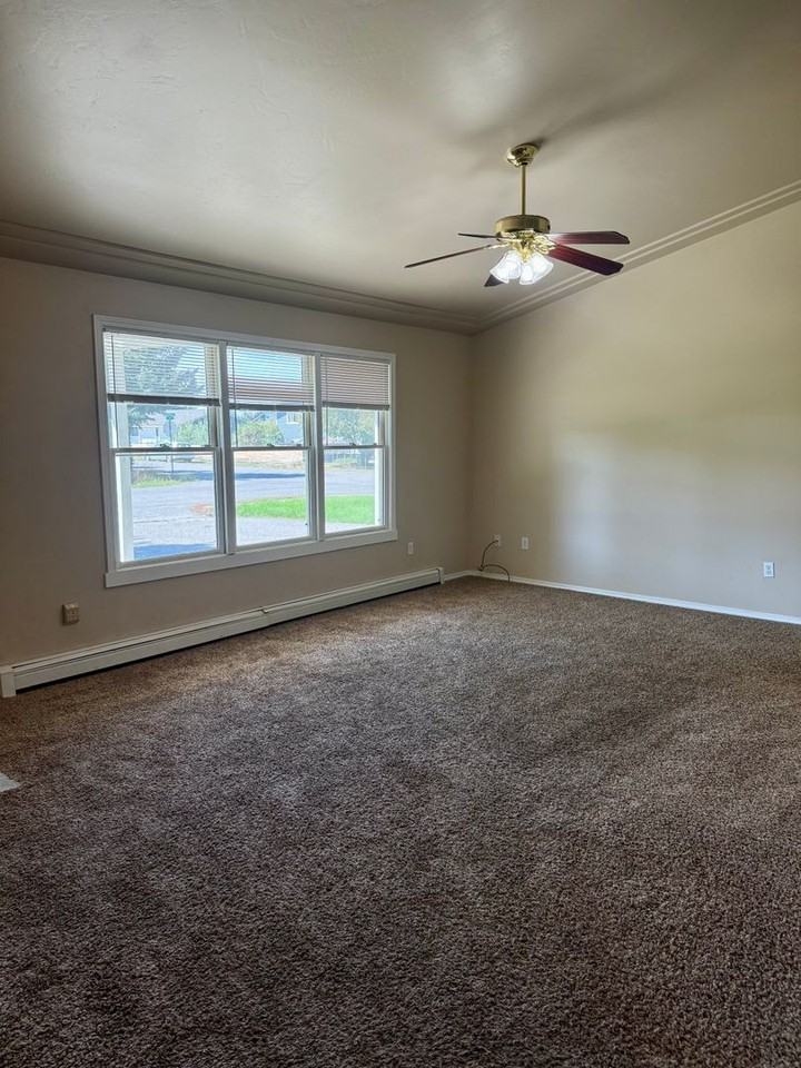 1001 E Missoula Ave - Photo 3 of 16