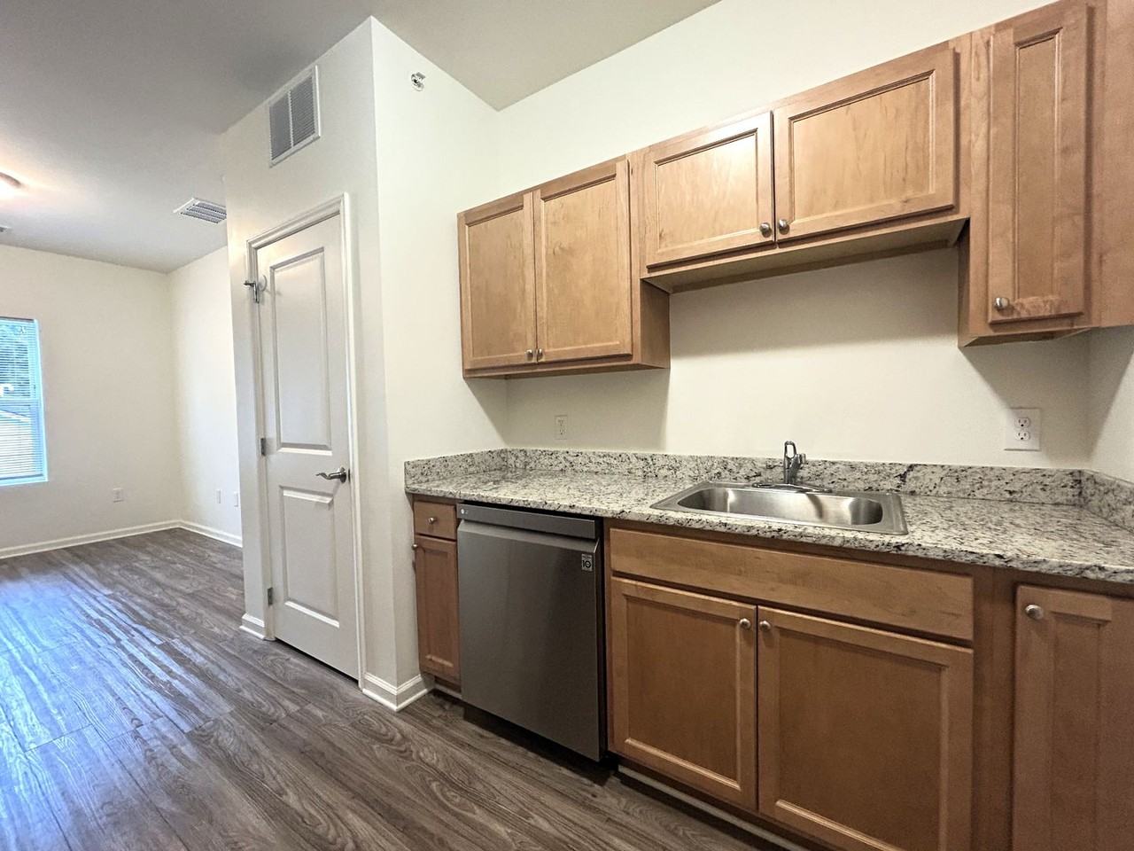 Academy Apartments - Photo 4 of 17