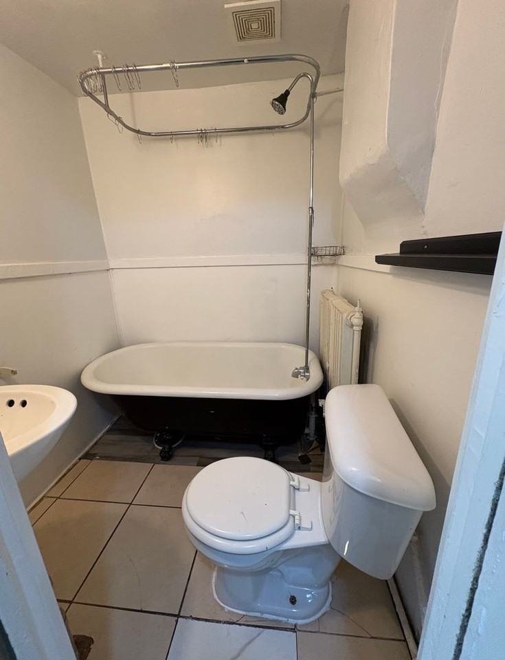 105 N Hamilton St - Photo 2 of 7