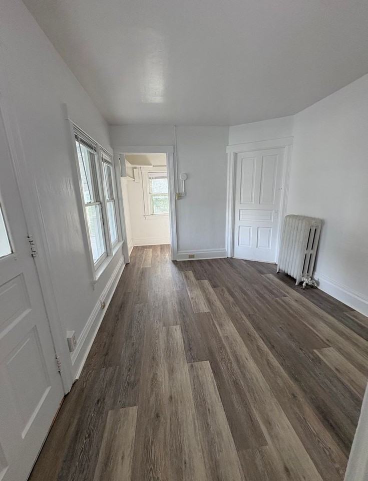 105 N Hamilton St - Photo 4 of 7