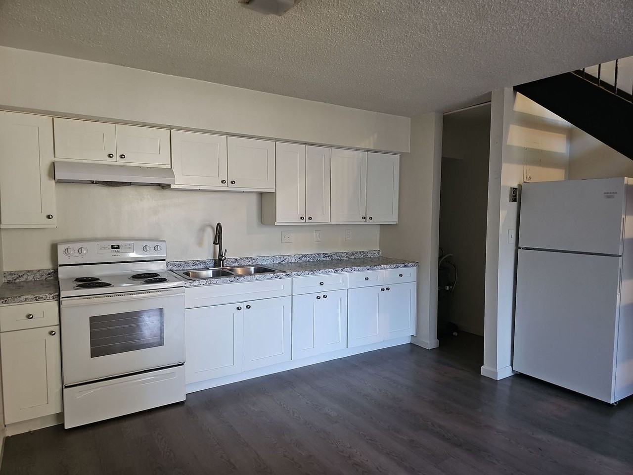 0034  1390 Taft Street - Photo 3 of 6