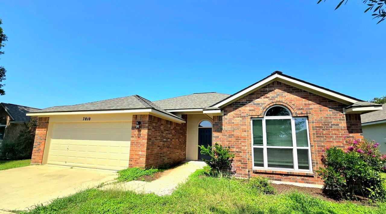 7810 Hawthorn - Photo 2 of 21