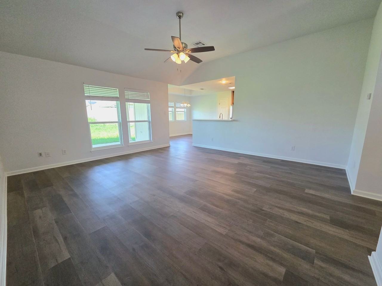 7810 Hawthorn - Photo 3 of 21