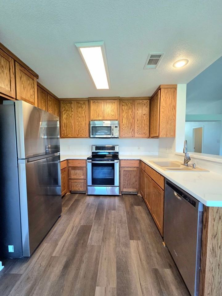 7810 Hawthorn - Photo 5 of 21