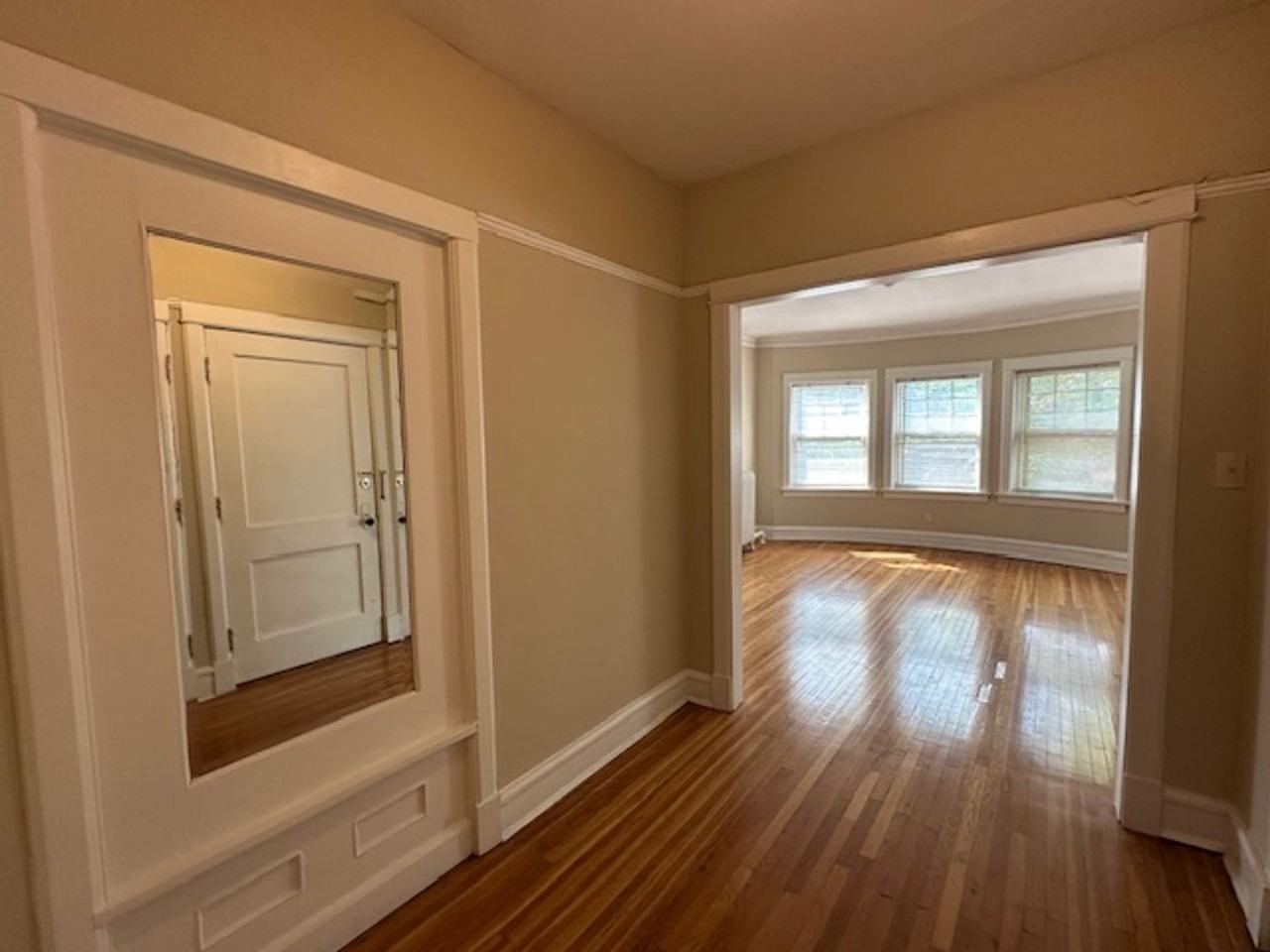 Bright, Spacious 3BR in Prime Upper East Side - Photo 5 of 21