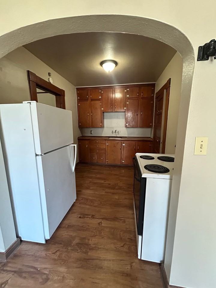 428 Se Byers Ave - Photo 7 of 11