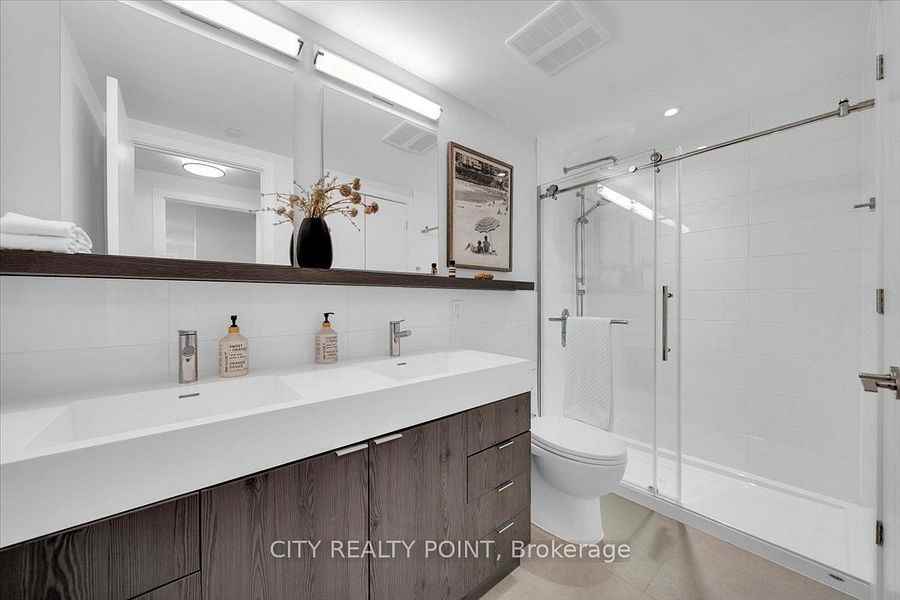 664 Spadina Avenue - Photo 14
