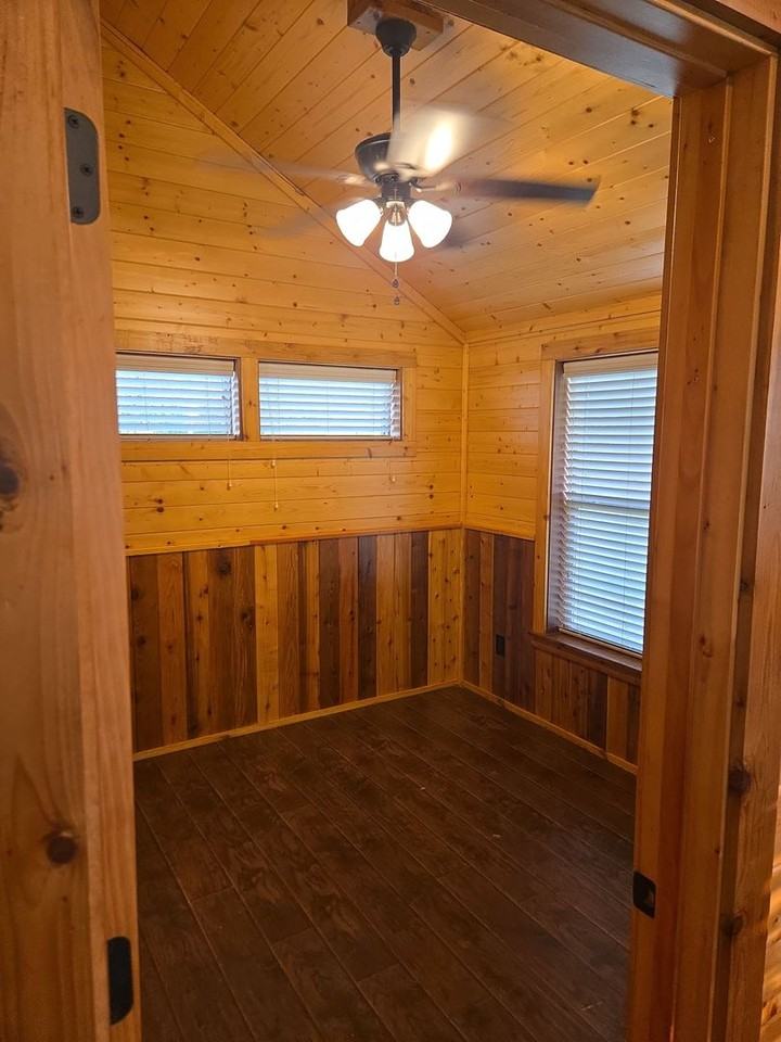 527 Walker Ln - Photo 5 of 12