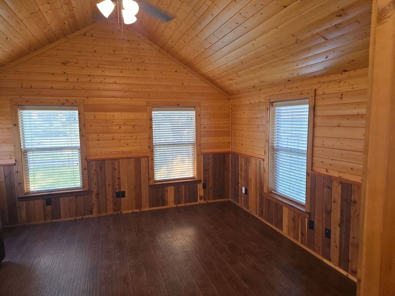 527 Walker Ln - Photo 7 of 12