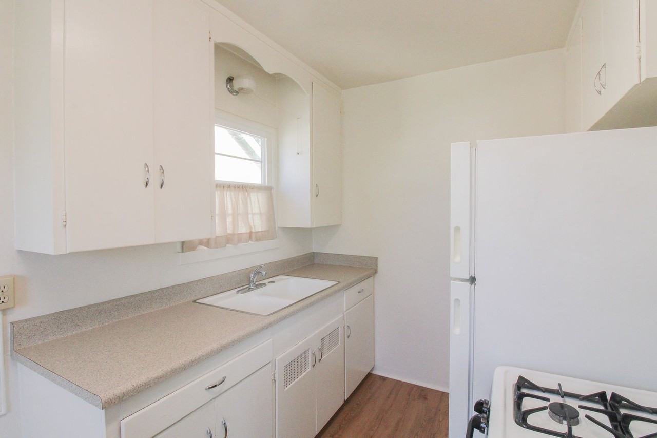 379 Pismo St - Photo 5 of 16