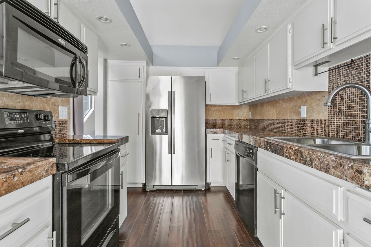 3022 Langs Bay - Photo 3 of 13