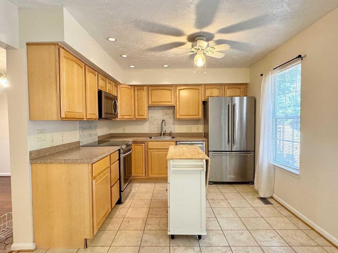 105 Staunton Ct - Photo 2 of 30