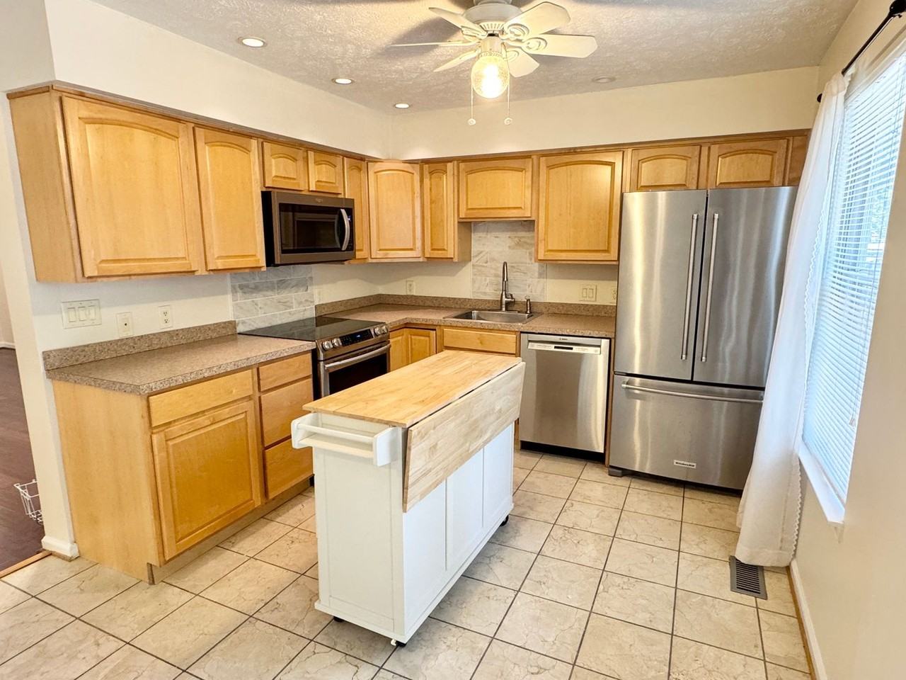 105 Staunton Ct - Photo 6 of 30