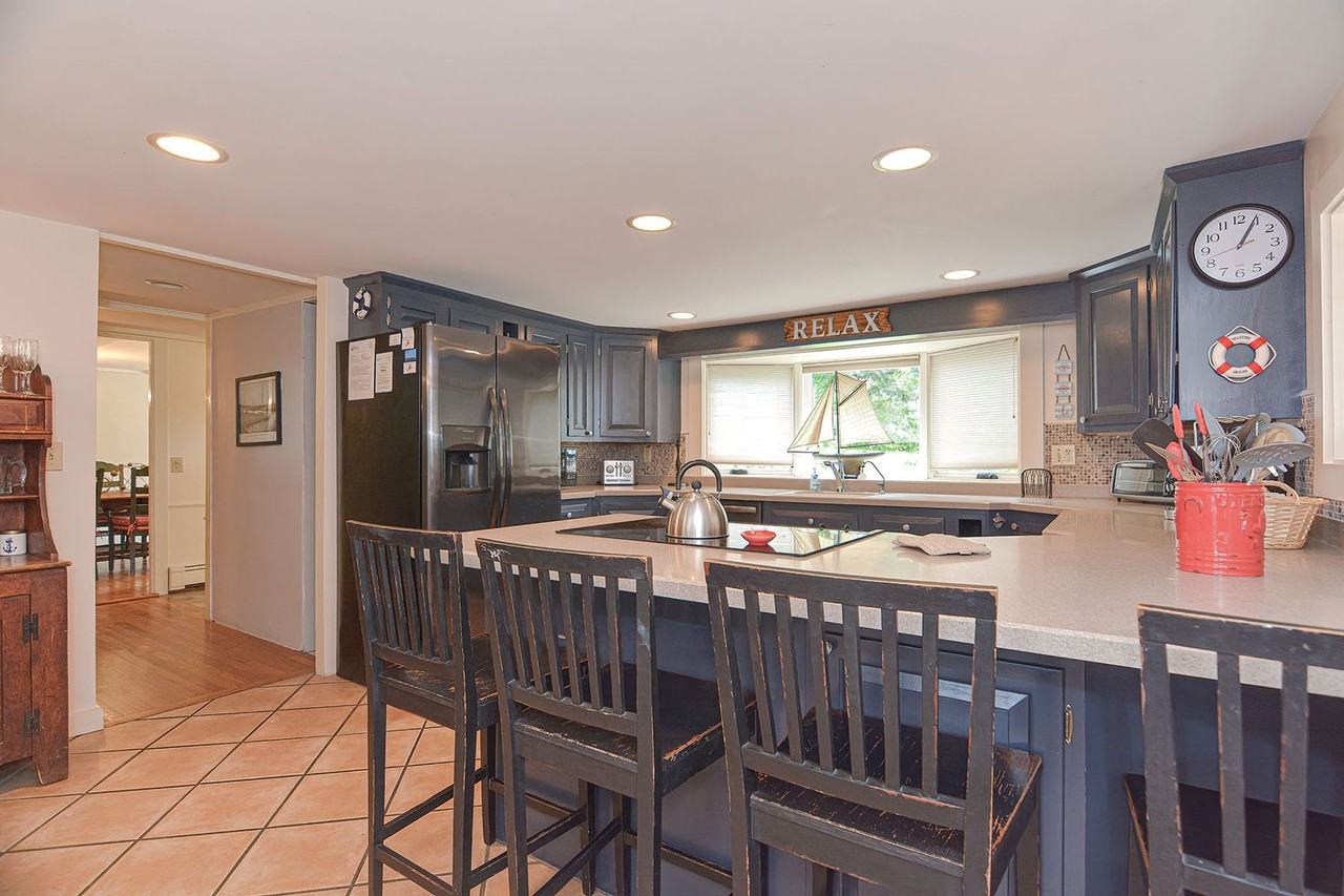 93 Granite St - Photo 3 of 36