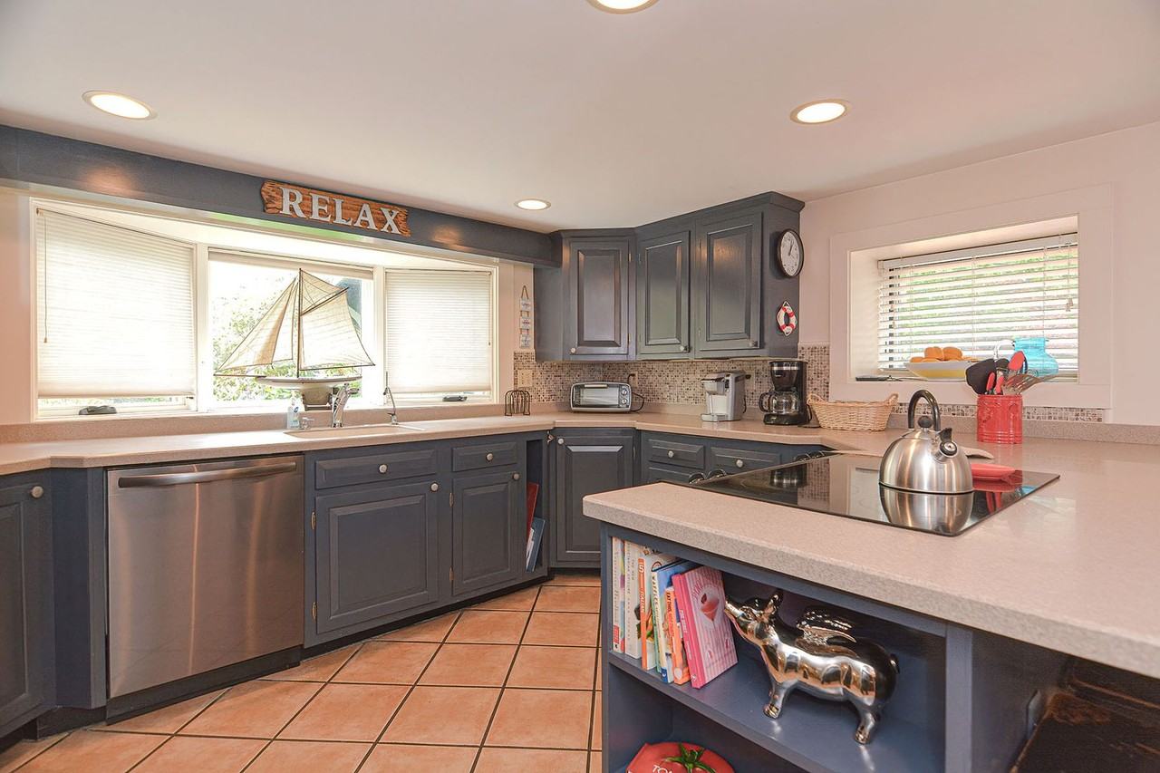 93 Granite St - Photo 4 of 36